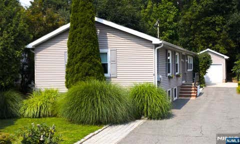 Photo of 8 Martin Road, Verona, NJ 07044 (MLS # 26031014)