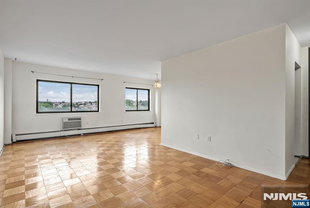 44 S Main Street 6J