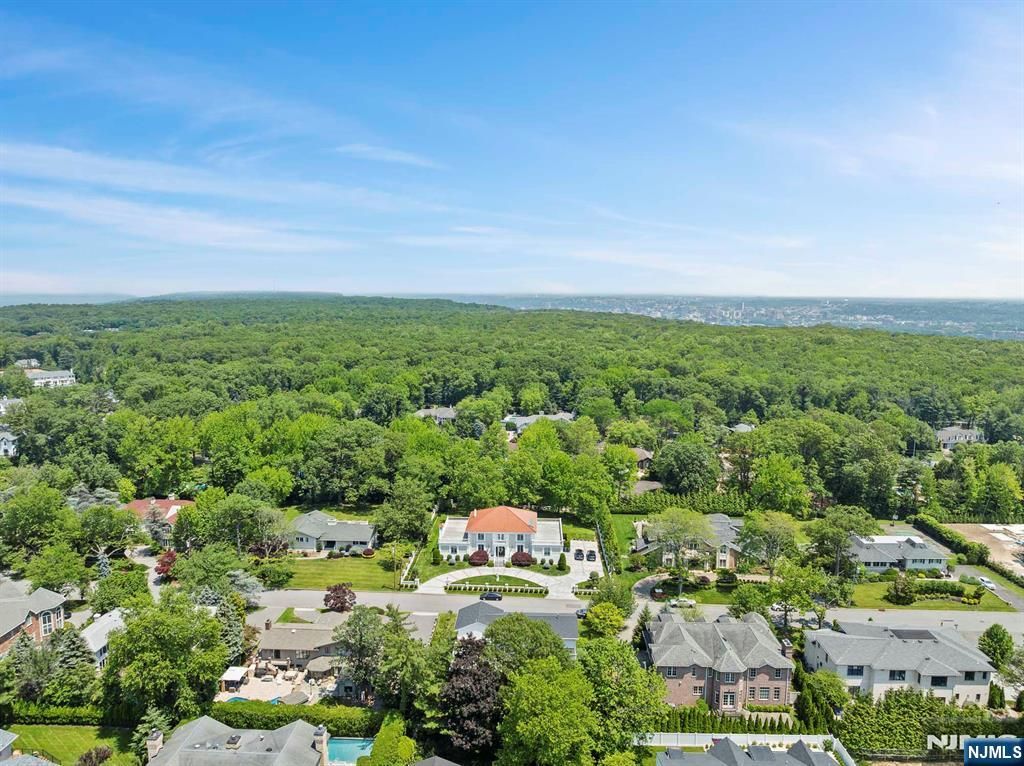 Photo of 14 Jane Drive, Englewood Cliffs, NJ 07632 (MLS # 25021019)