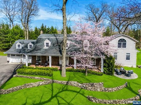 Photo of 202 Chestnut Ridge Road, Saddle River, NJ 07458 (MLS # 26006205)