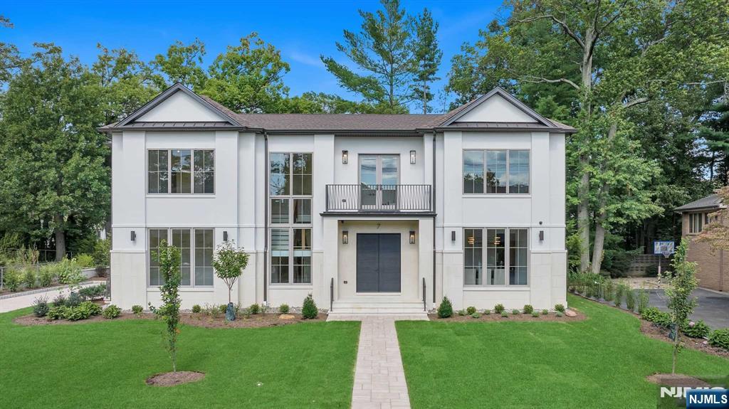 Property for Sale at 7 Allison Drive, Englewood Cliffs, New Jersey - Bedrooms: 5 
Bathrooms: 6 
Rooms: 11  - $3,699,888