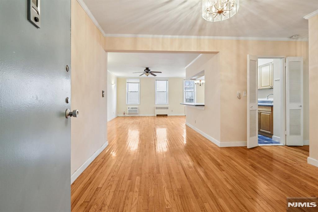 2160 Center Avenue 5N