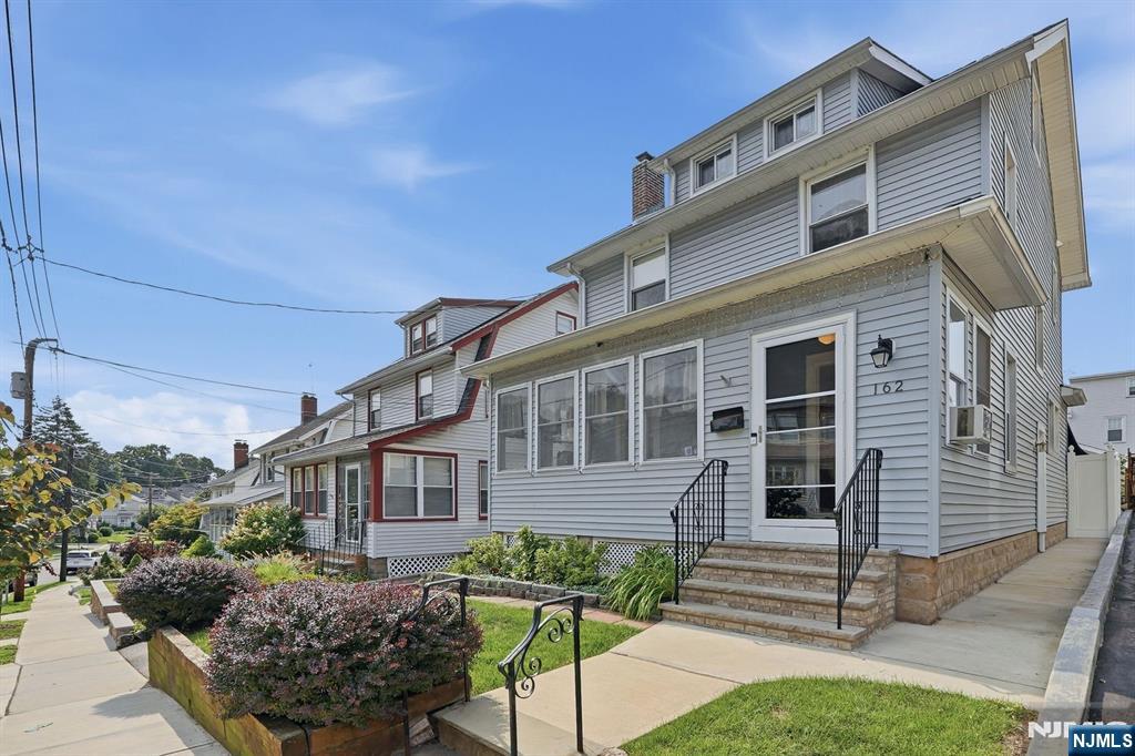 162 Maple Street