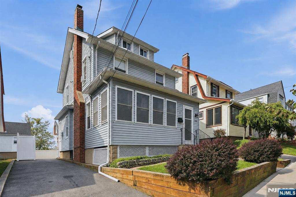 162 Maple Street