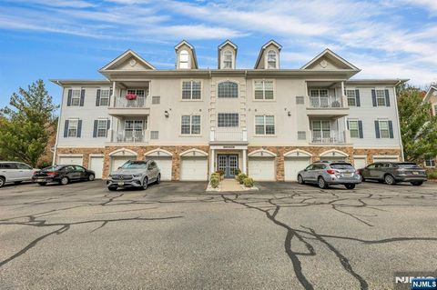 6 Cliff Road D2 Woodland Park NJ 07424