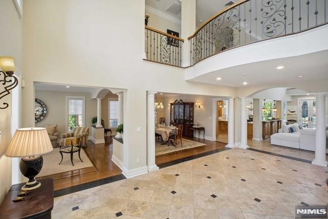 8 Willow Drive