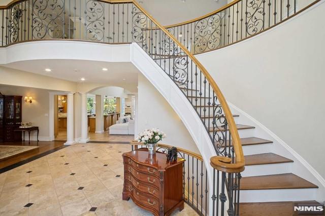 8 Willow Drive