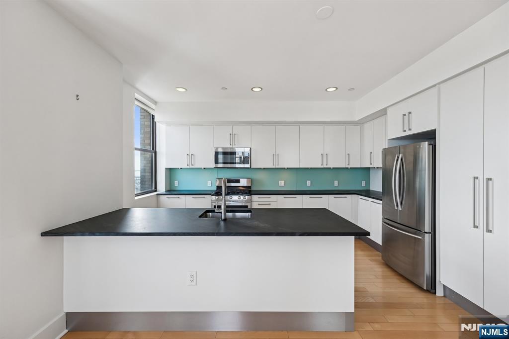 4 Beacon Way PH 1900