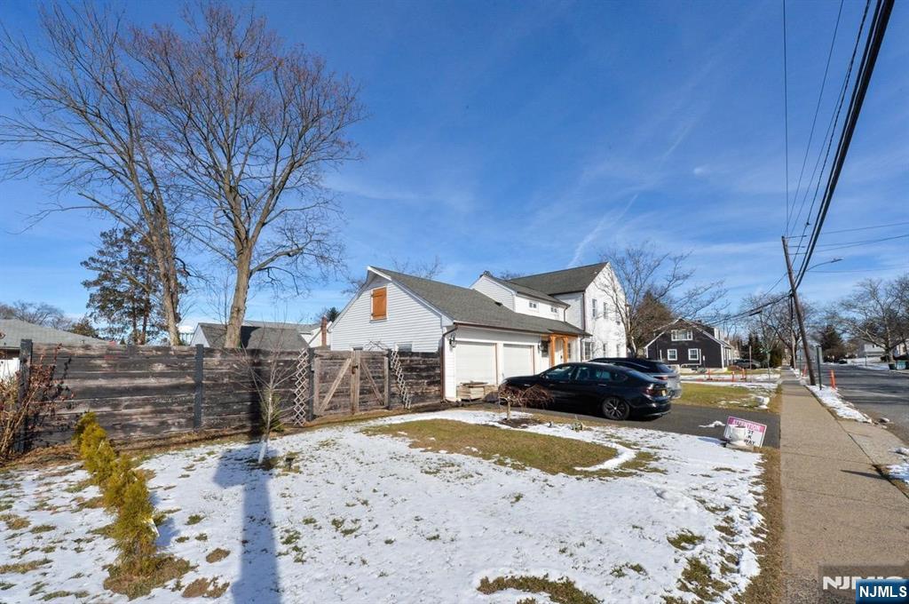 30-11 Rosalie Street