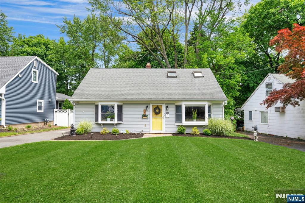 Property for Sale at 46 Sunrise Terrace, Cedar Grove, New Jersey - Bedrooms: 4 
Bathrooms: 2 
Rooms: 7  - $599,888