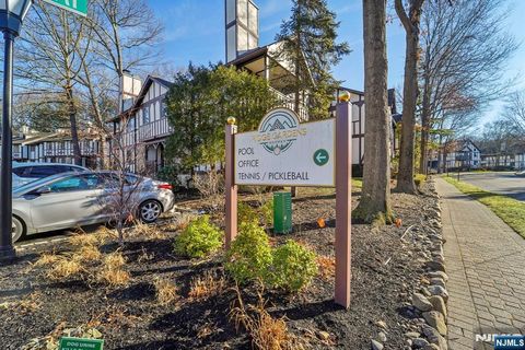 Photo of 2007 Hawthorne Lane #2007, Mahwah, NJ 07430 (MLS # 25043342)