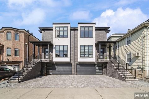 Photo of 529 Lincoln St #B, Palisades Park, NJ 07650 (MLS # 26007389)