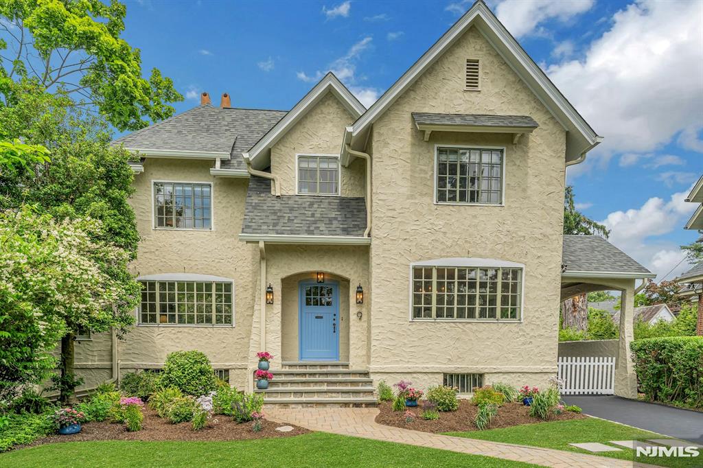 9 Parkway
