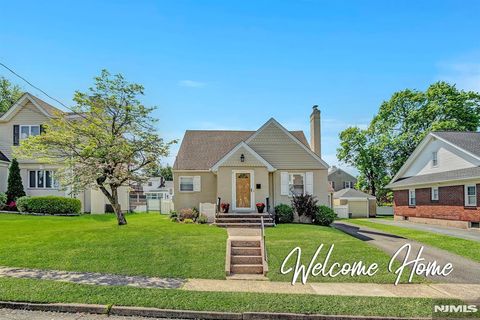 13-08 Floral Avenue, Fair Lawn, NJ 07410 - MLS#: 25015458