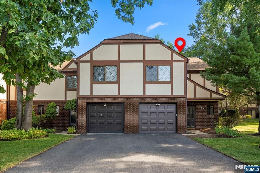 Lovely sunny and bright corner unit Rio Vista townhouse in Cresskill, spacious 3br, 2,5Bth, 1 car garage with updated kitchen and bathrooms. walk to NY bus, school, park and shopping.