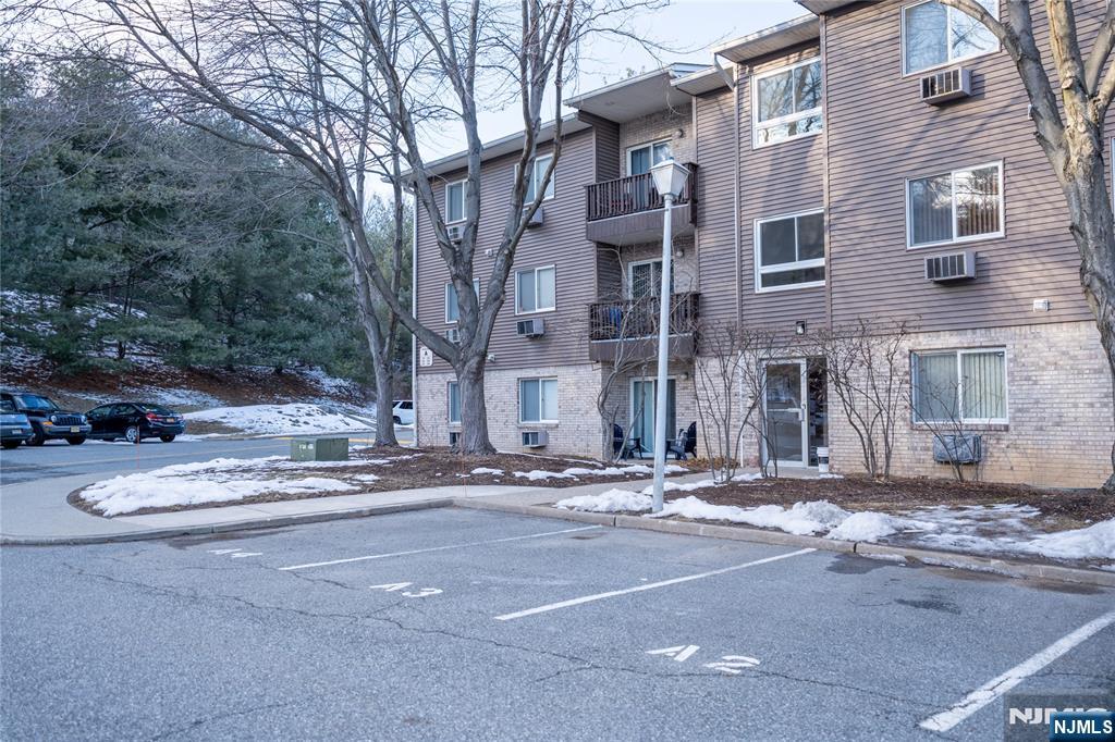 Rental Property at 306 Federal Hill, Pompton Lakes, New Jersey - Bedrooms: 2 
Bathrooms: 2 
Rooms: 5  - $2,700 MO.
