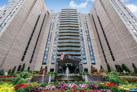 Photo of 1512 Palisade Avenue #20AR-PH, Fort Lee, NJ 07024 (MLS # 26015547)