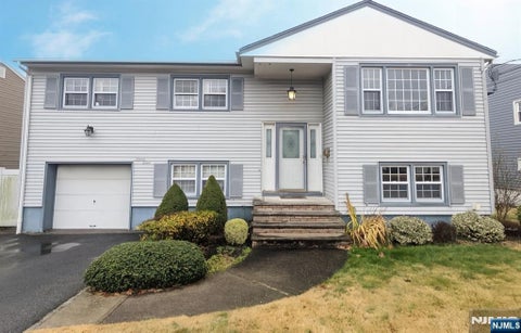 Photo of 88 Herrick St, East Rutherford, NJ 07073 (MLS # 26034556)