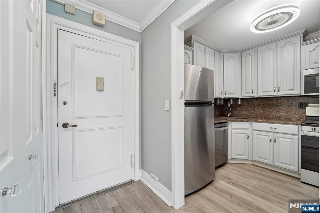 2000 Linwood Avenue 4P