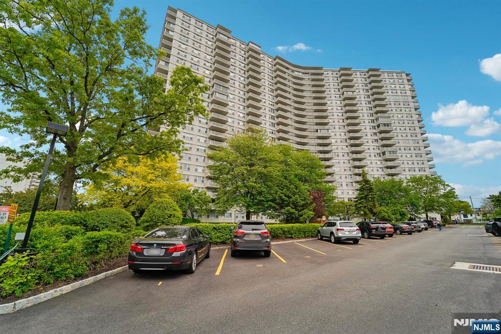 2000 Linwood Avenue 4P