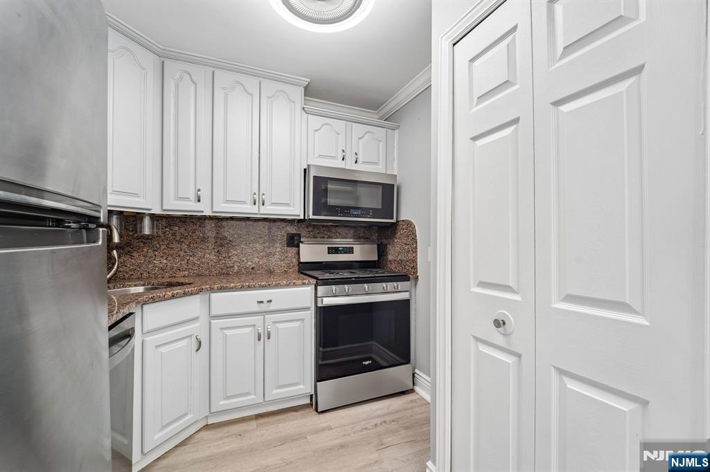 2000 Linwood Avenue 4P