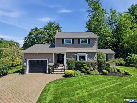 Photo of 7 Asmus Road, Closter, NJ 07624 (MLS # 26031360)