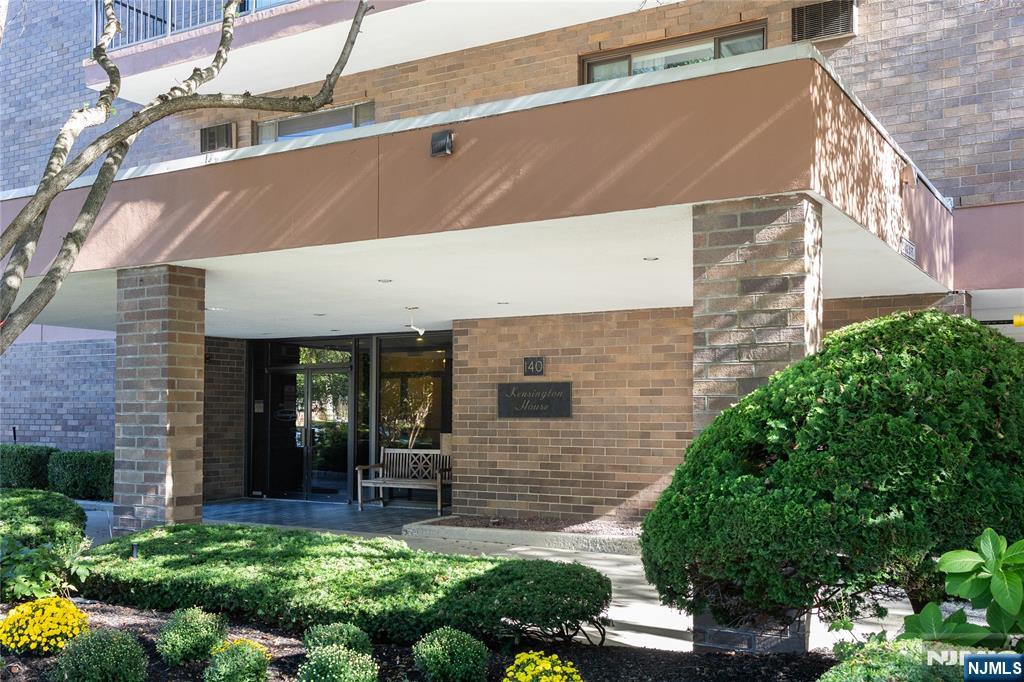 140 Euclid Avenue 1H