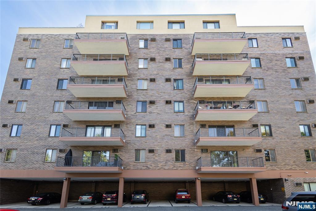 140 Euclid Avenue 1H