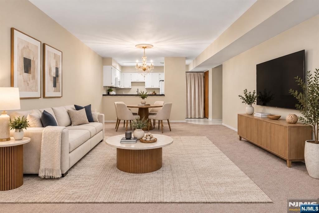 19 Plauderville Avenue 208