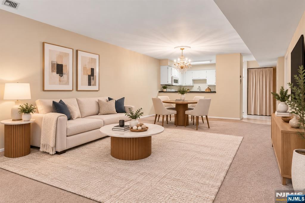 19 Plauderville Avenue 208