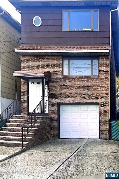 Photo of 422 Sussex, Harrison, NJ 07029 (MLS # 26007735)