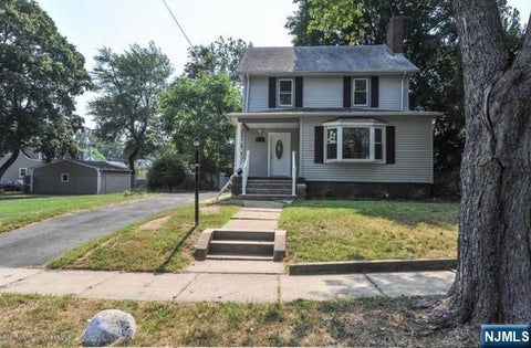 Photo of 280282 Seneca Place, Plainfield, NJ 07062 (MLS # 26034766)