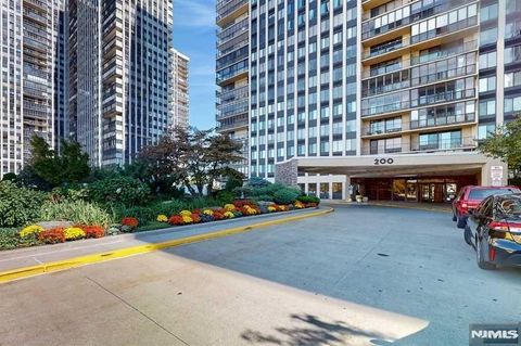 Photo of 200 Winston Drive #418, Cliffside Park, NJ 07010 (MLS # 24035024)