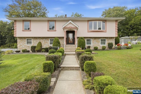 Photo of 14 Leonard Road, Butler, NJ 07405 (MLS # 26035562)