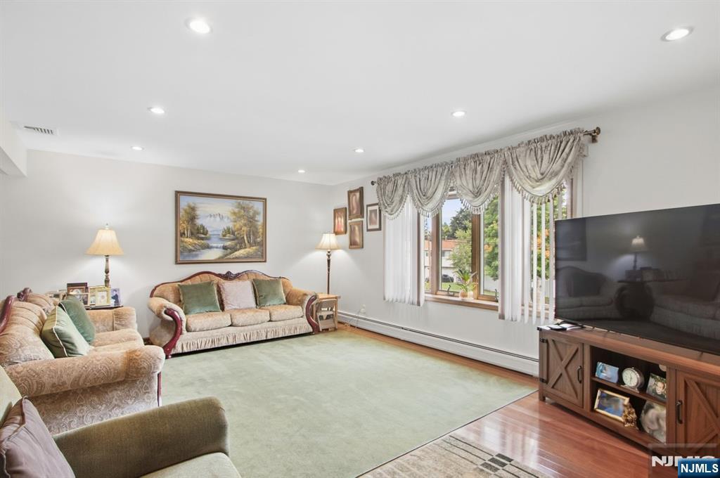 14 Leonard Road