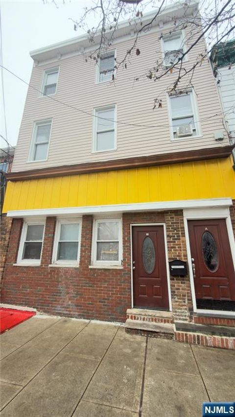 Photo of 906 New York Avenue, Union City, NJ 07087 (MLS # 26000237)