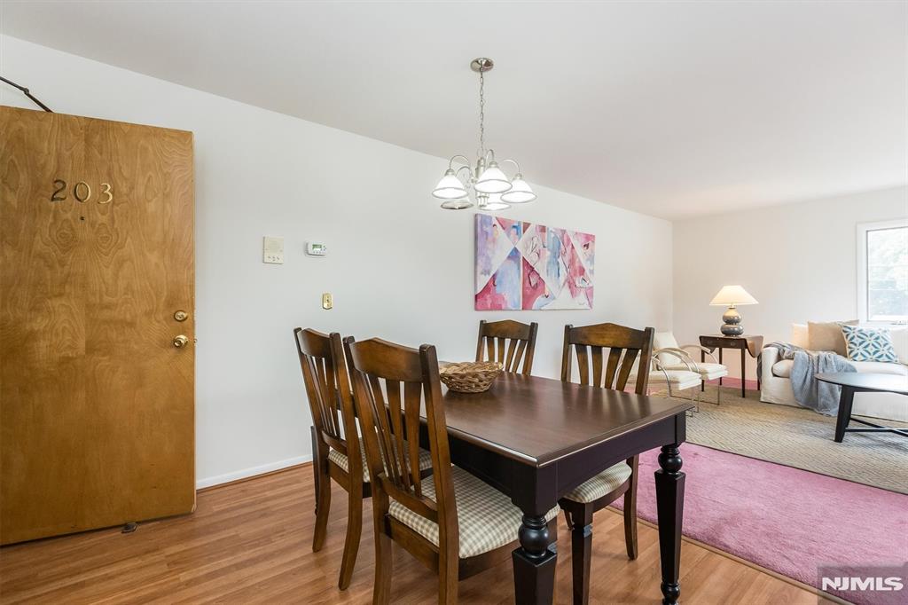 176 Chestnut Street 203