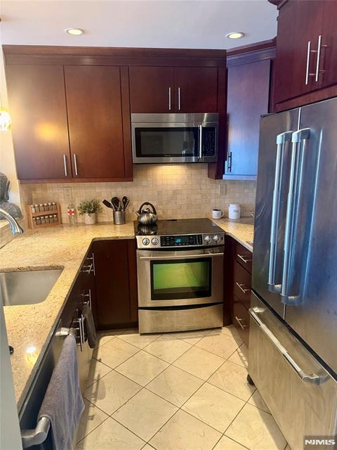 Photo of 102 Nelson Court #O102, Edgewater, NJ 07020 (MLS # 26011610)
