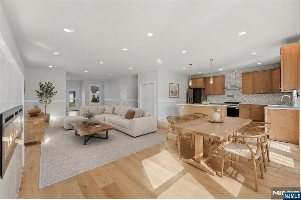 588 Maple Avenue