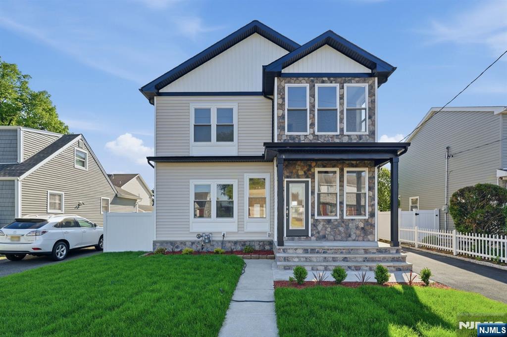 588 Maple Avenue