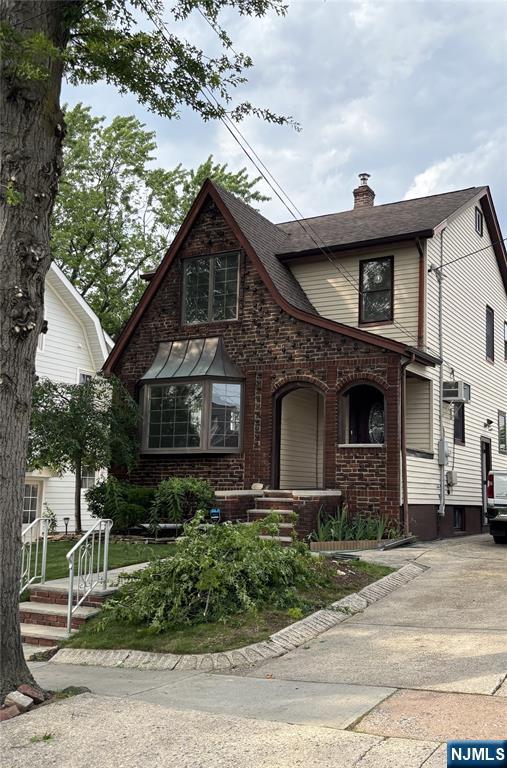 Rental Property at 443 Jauncey Ave, Lyndhurst, New Jersey - Bedrooms: 3 
Bathrooms: 3 
Rooms: 6  - $4,200 MO.