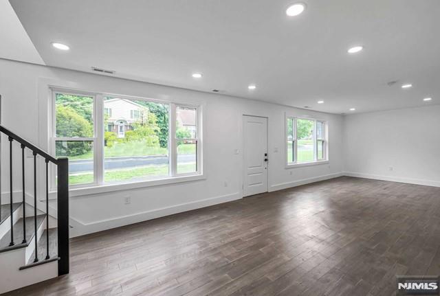 895 Spring Valley Road