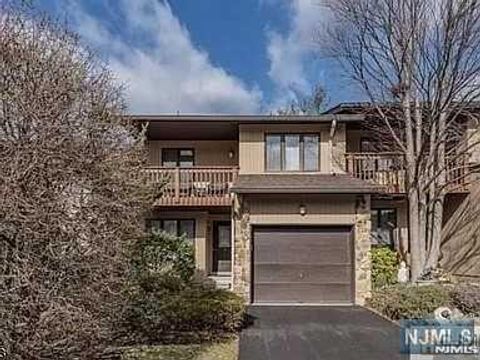 Photo of 7 Dogwood Court, Woodland Park, NJ 07424 (MLS # 26018148)