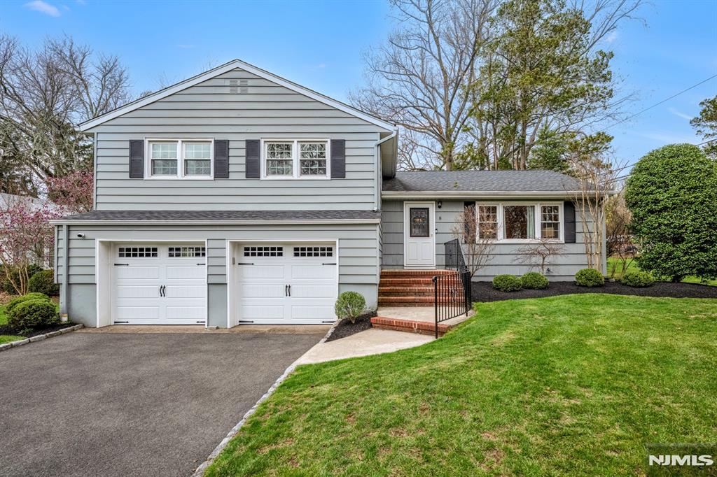 Property for Sale at 8 Lane Ct, Montclair, New Jersey - Bedrooms: 3 
Bathrooms: 3 
Rooms: 9  - $949,000