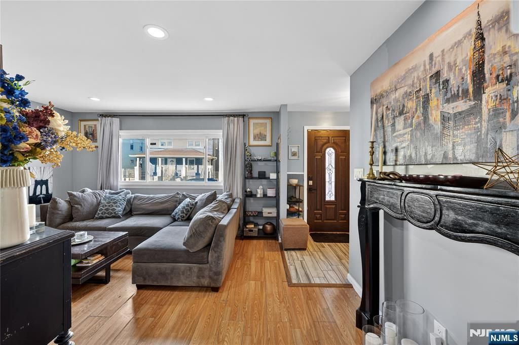 Photo of 133 Brill Street, Newark, NJ 07105 (MLS # 26010388)