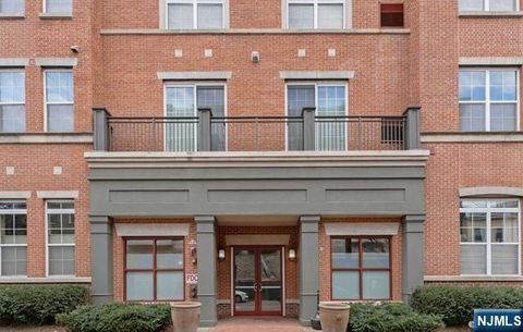 Photo of 443 2nd Street #406, Jersey City, NJ 07302 (MLS # 26014130)