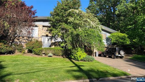 559 Nordhoff Drive Leonia NJ 07605