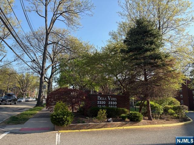 2350 Linwood Avenue 1G