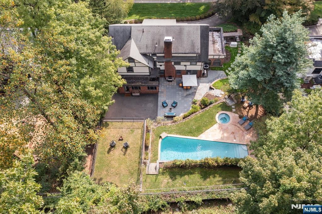102 Highland Avenue