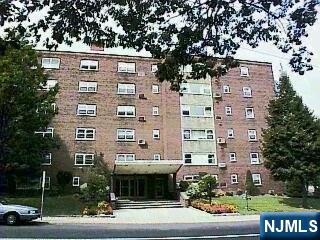 Photo of 1575 Center AVE #3E, Fort Lee, NJ 07024 (MLS # 26024863)